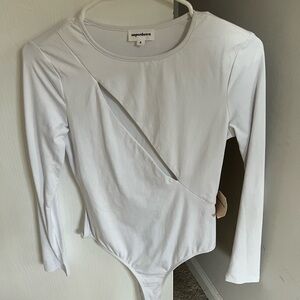 Superdown white body suit new with tags size small!